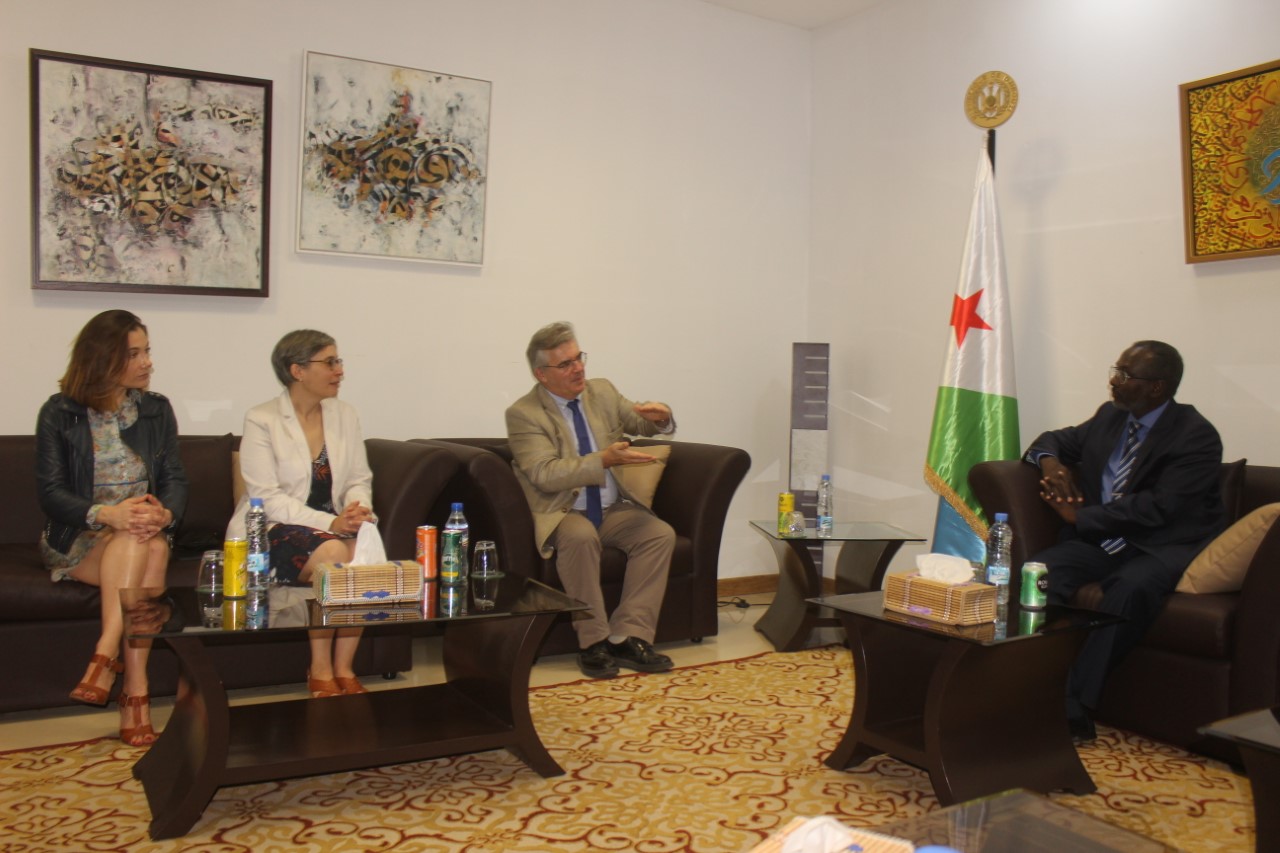 Assemblée nationale/Parlement français : Des liens étroits se tissent