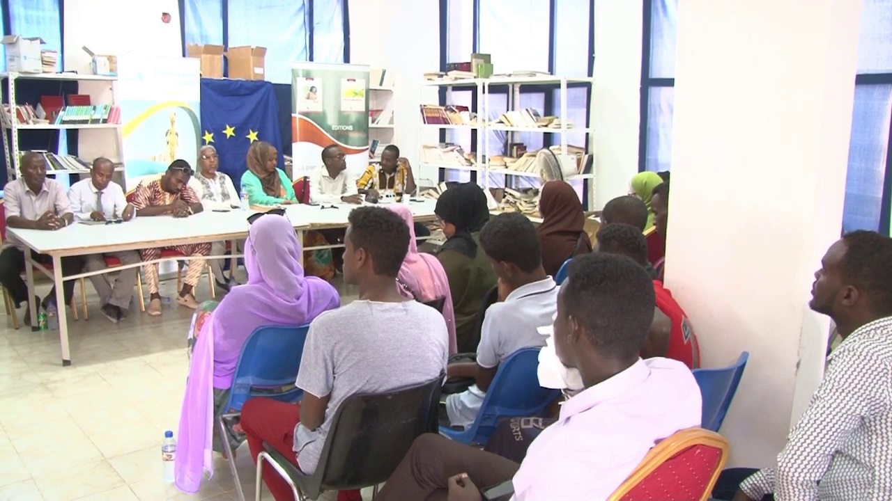 Cérémonie de remise des livres au lycée de Dikhil