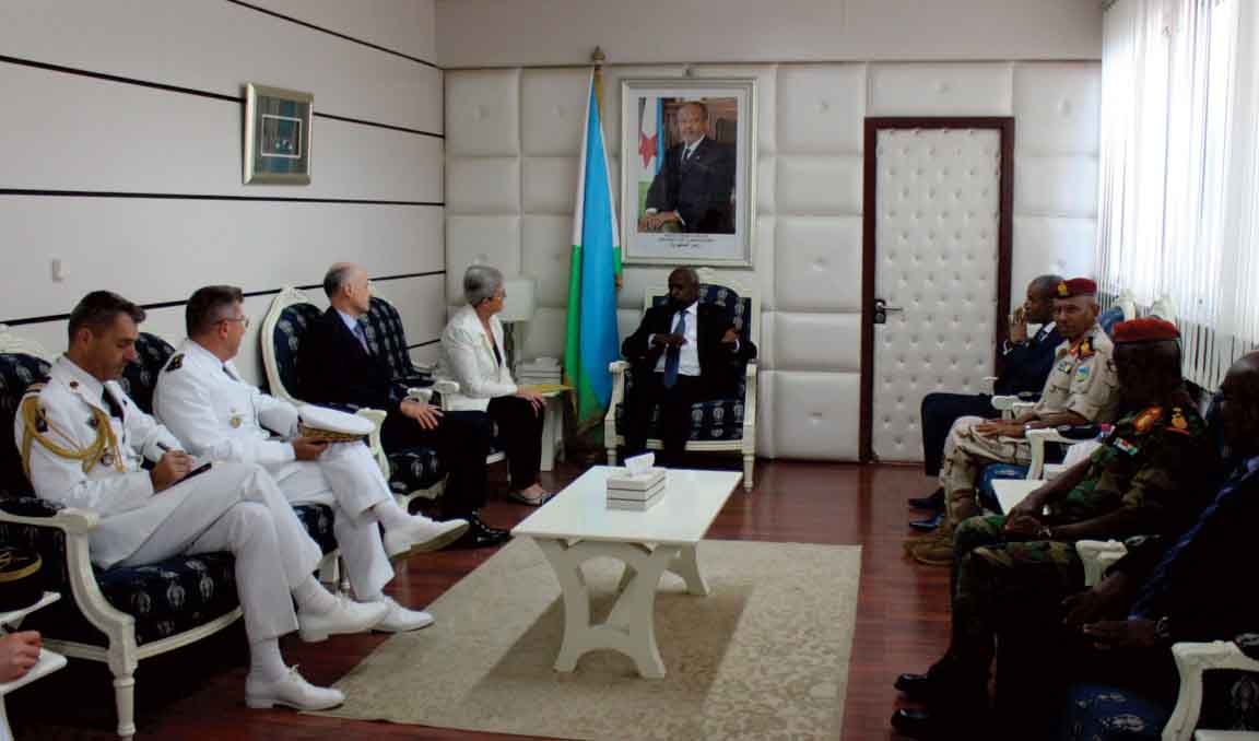 Défense &amp; Sécurité : Geneviève Darrieussecq à Djibouti