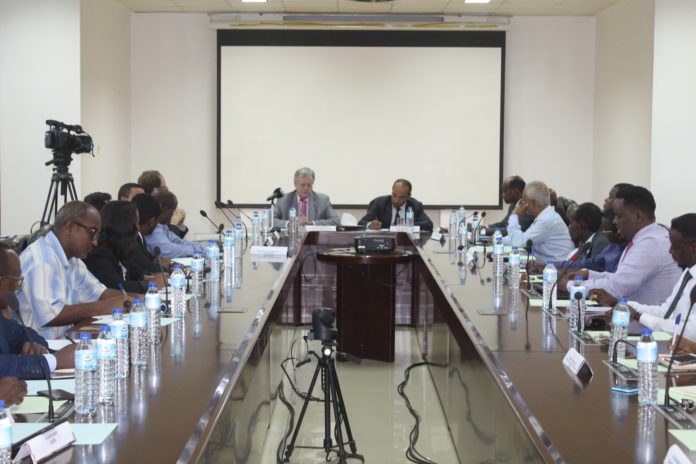 IED (1) Une conférence sur la géopolitique mondiale