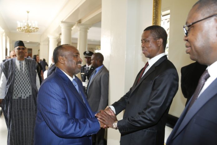 L’ambassadeur Yacin Elmi Bouh présente ses lettres de créances au président Edgar Chagwa Lungu (1)