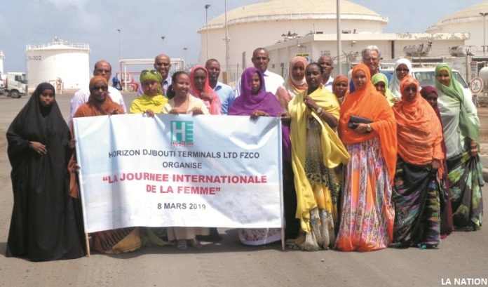 Célébration de Journée Internationale de la Femme au port HDTL