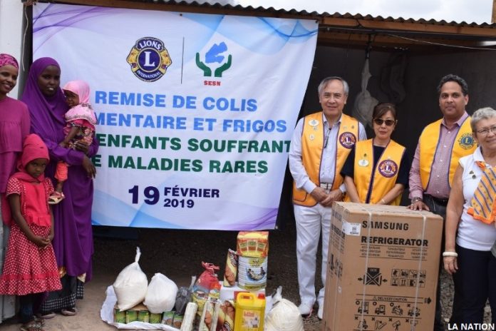 Distribution de denrées alimentaires et de réfrigérateurs aux familles ayant des enfants souffrant de maladies rares (1)