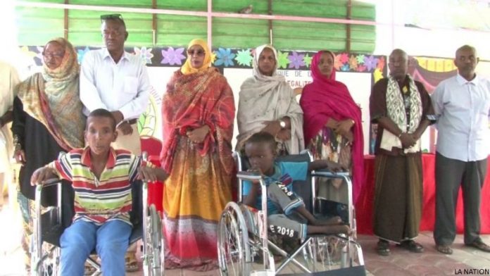 Distribution des fauteuils roulants aux handicapés de Dikhil