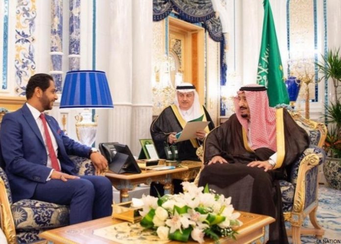 L’ambassadeur Bamakhrama reçu en audience par le Roi Salman à Djeddah (2)
