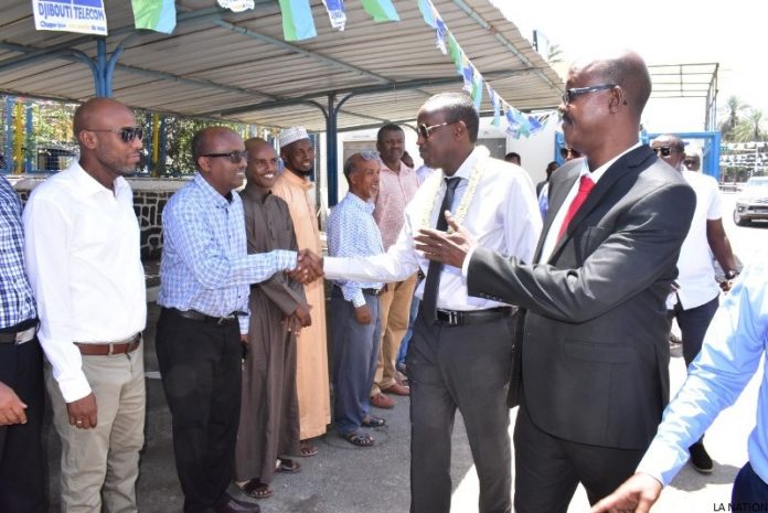 M. Radwan Abdillahi Bahdon en immersion dans les installations de Djibouti Telecom (3)
