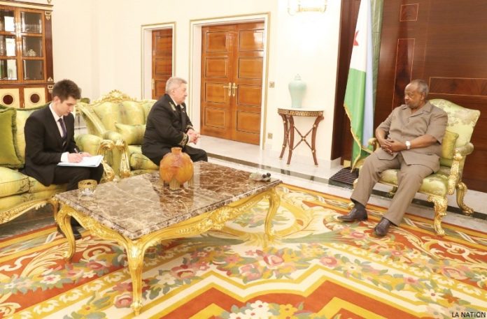 LE PRÉSIDENT DE LA RÉPUBLIQUE REÇOIT LES LETTRES DE CRÉANCES DU NOUVEL AMBASSADEUR RUSSE