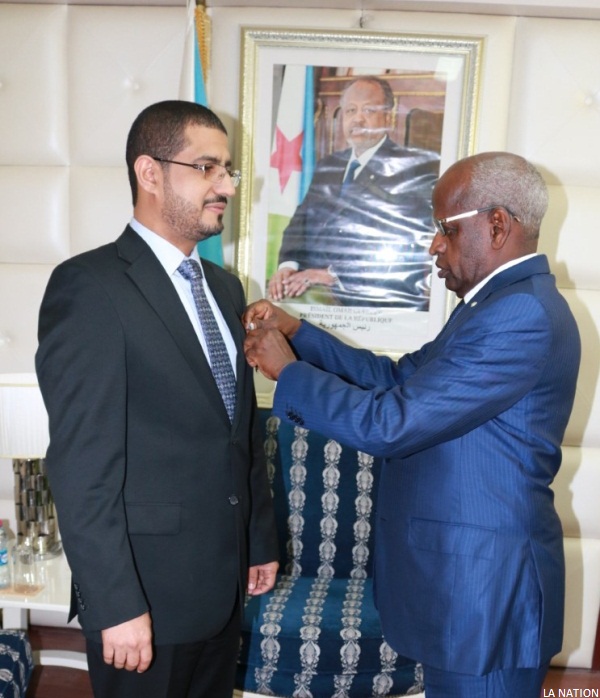Le Premier ministre décore Maisara Mohamed Ben Seif