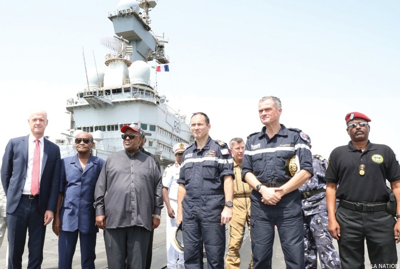 Djibouti : Le Président de la République à bord du porte-avions Charles de Gaulle
