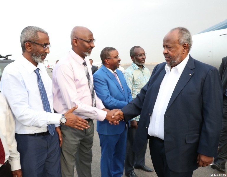 Le Président de la République regagne le pays