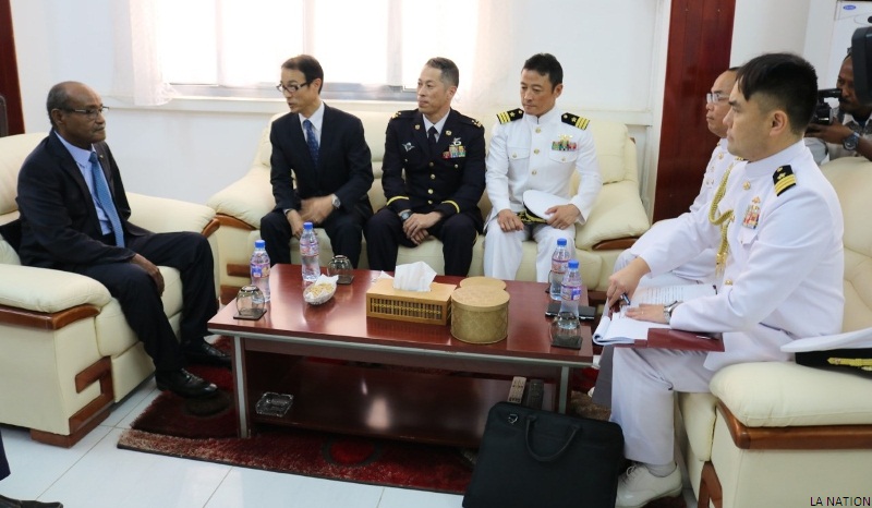 Le ministre de la Défense reçoit l’ambassadeur du Japon