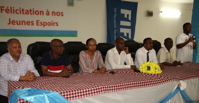 Les requins U14 honorés par la FDF et le SEJS