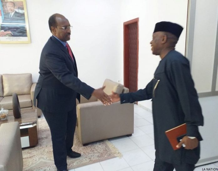 L’ambassadeur du Nigéria reçu en audience par M. Moussa Mohamed Ahmed (2)