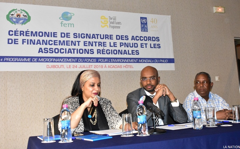 Signature d’accords de financement destiné à des associations régionales