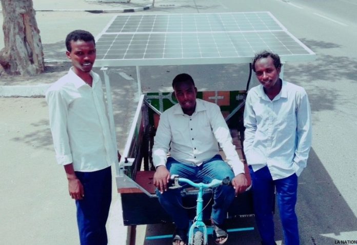 La toute première voiture solaire tricycle et une éolienne urbaine fabriquées par des étudiants de l’Université de Djibouti (2)