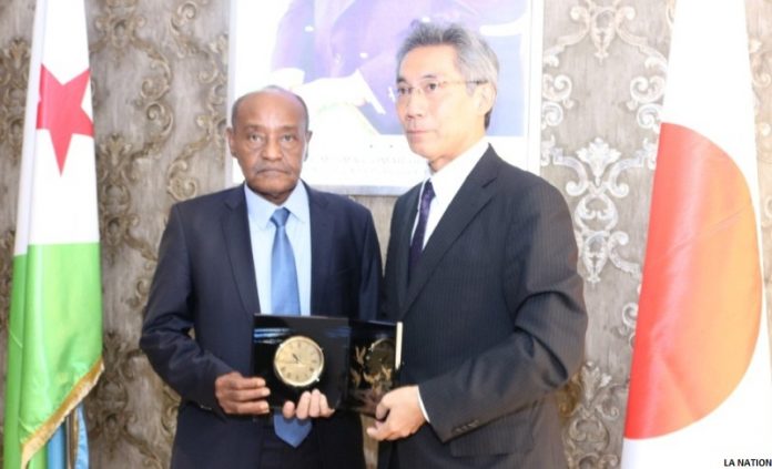 Entrevue entre le ministre de la défense et Yasunori Nishida