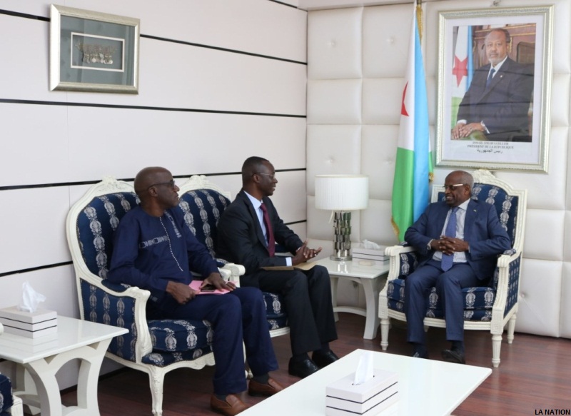 Le Premier ministre reçoit l’ambassadeur Baye Mockar Diop