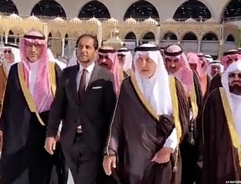 L’ambassadeur Dya-eddine participe au lavage rituel de la sainte Kaaba à la Mosquée Al-Haram