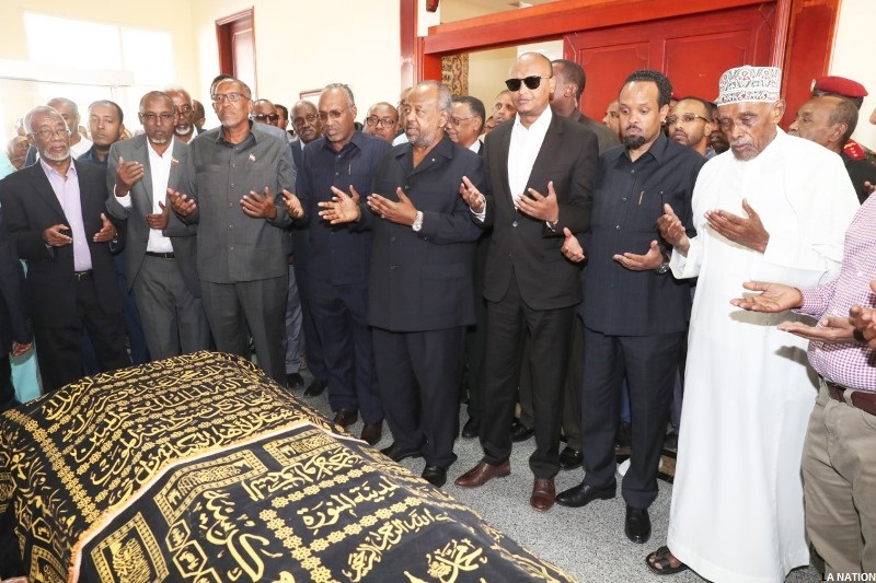 Obsèques : Des milliers de personnes ont rendu un dernier hommage au défunt Saad Omar Guelleh