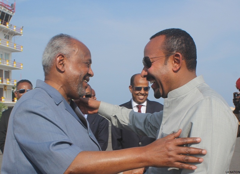 Le Président de la République accueille le Premier ministre éthiopien à l’Aéroport