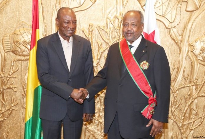 Le président Ismaïl Omar Guelleh décoré de laplus haute distinction honorifique de la république de Guinée
