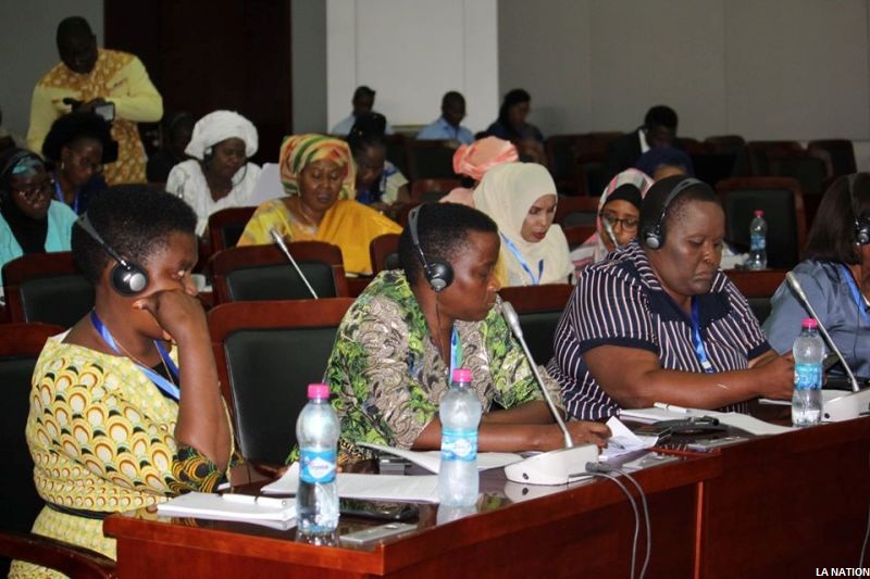 Des femmes parlementaires de l’UPA se réunissent au palais du peuple
