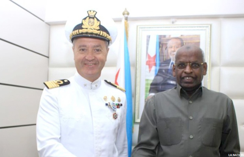 Liborio Palombella distingué de la médaille d’officier dans l’ordre national du 27 Juin