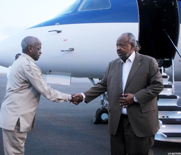 Retour au pays du président de la République à l’issue de sa participation au 2e forum de Paris sur la paix