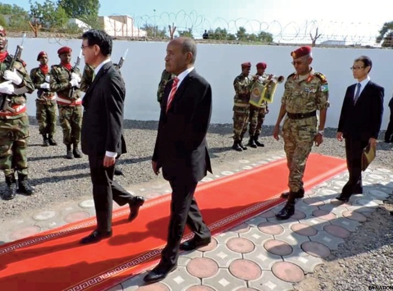 Défense : Rencontre entre Hassan Omar Mohamed et Taro Kono