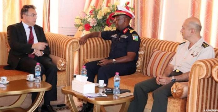 Garde-côtes le colonel Wais Omar Bogoreh reçoit l’ambassadeur Salim Levent Sahinkaya