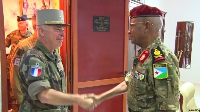 Le CEMGA reçoit le général Bernard Barrera (2)