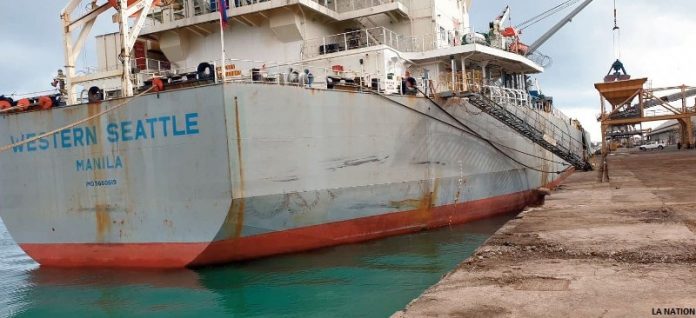 Arrivée du vraquier transportant le premier lot d’engrais à Djibouti