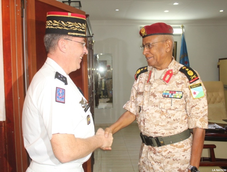 Le CEMGA reçoit le général Thierry Marchand