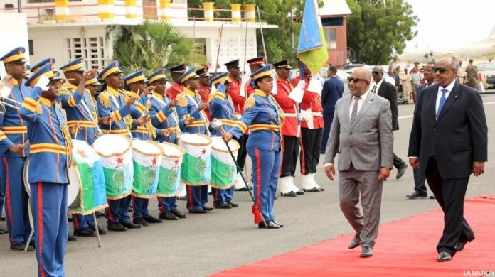 UN ACCUEIL CHALEUREUX RÉSERVÉ AU PRÉSIDENT AZALI ASSOUMANI PAR SON HOMOLOGUE DJIBOUTIEN À SON ARRIVÉE À DJIBOUTI (2)