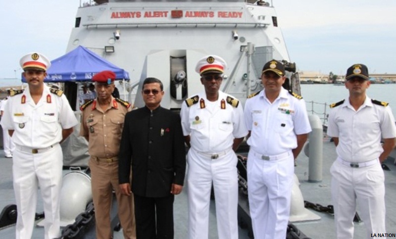 Un patrouilleur de la marine indienne à Djibouti