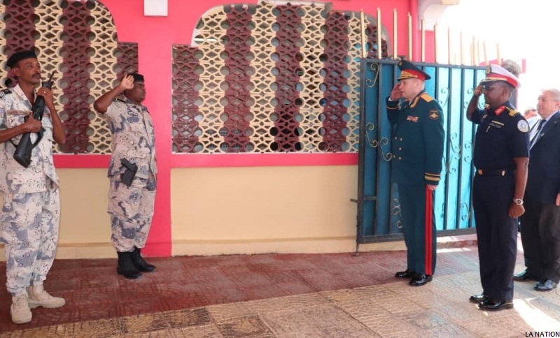 La Garde-côtes reçoit la visite du major général Aleksander Ostrikov