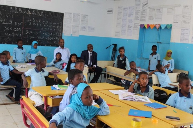 Le MENFOP et son collègue de la Culture observent des séances de classes en langues maternelles