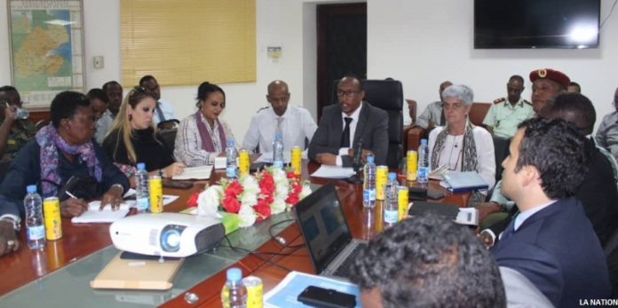 Ministère-de-la-Santé-Réunion-de-concertation-sur-le-coronavirus-696x347