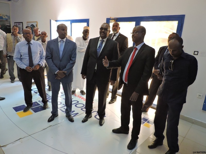 VISITE DU PRÉSIDENT DE LA RÉGION DU PUNTLAND À DJIBOUTI : SAÏD ABDULLAHI DENI S’IMPRÈGNE DES CAPACITÉS DE LA STATION DES CÂBLES SOUS-MARINS À HARAMOUS