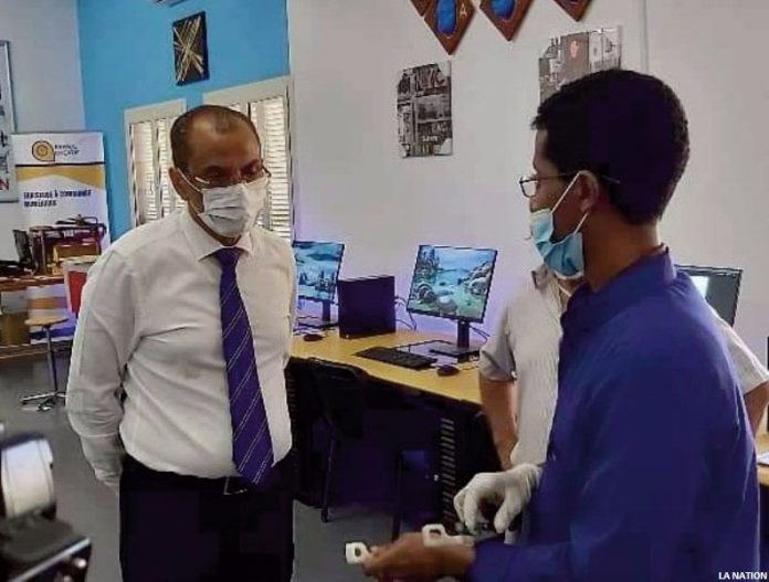 Université de Djibouti Dr Nabil encourage les initiatives de fabrication de masques, d'appareils de stérilisation et d'appareils respiratoires (2)