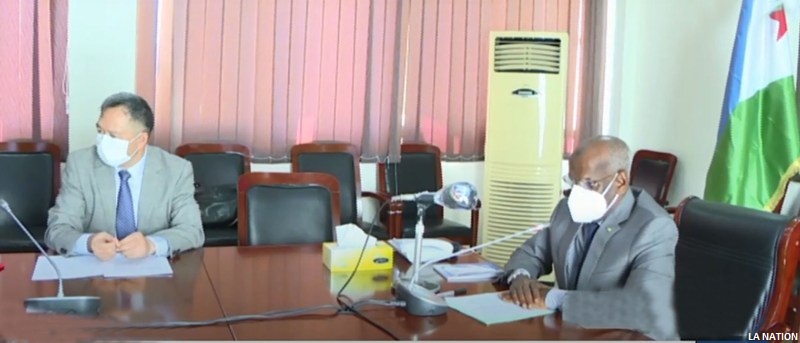 LE PREMIER MINISTRE RENCONTRE LES EXPERTS MEDICAUX CHINOIS