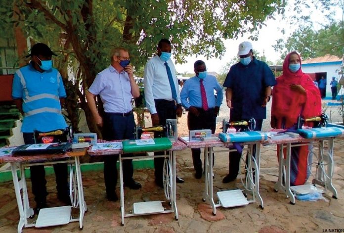 Don de machines à coudre et accessoires permettant de confectionner des masques anti-COVID 19 dans les camps de refugiés d’Ali-Addeh et de Holl-Holl (3)