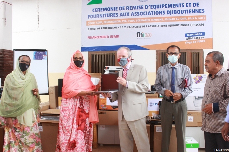 Remise d’équipements et de fournitures à des associations djiboutiennes