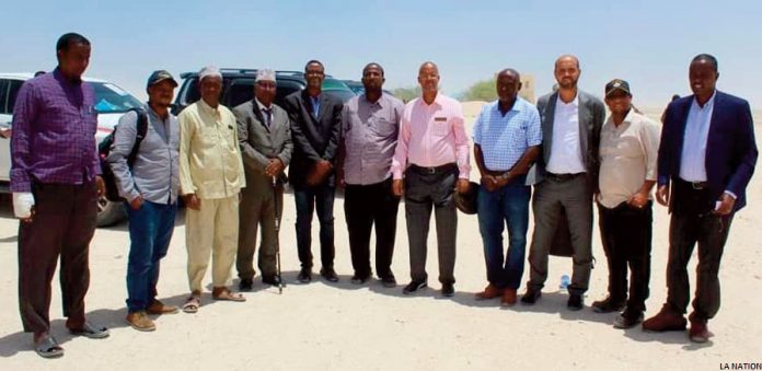 DjiboutiGalmoudoug Une délégation de l’APZFD supervise le port de Hobyo (3)