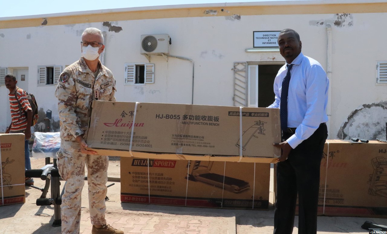 Coopération Djibouto-Italienne : Le contingent militaire Italien offre des équipements à la FDF