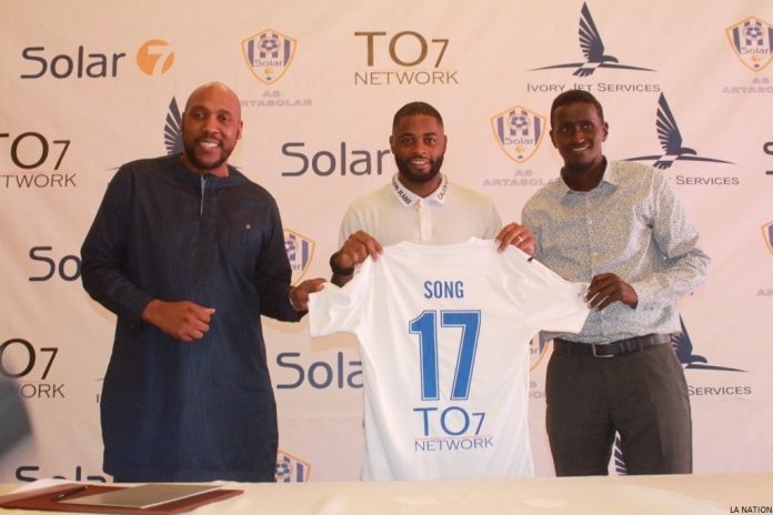 AS Arta Solar 7 déroule le tapis rouge pour accueillir Alex Song (1)
