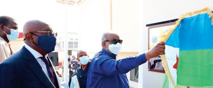 Le Président de la République inaugure la première piscine djiboutienne aux normes internationales (2)
