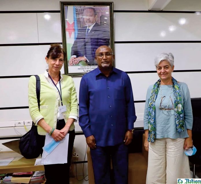 Hassan Mohamed Kamil reçoit la représentante de l’UNOPS, et la coordinatrice des agences onusiennes