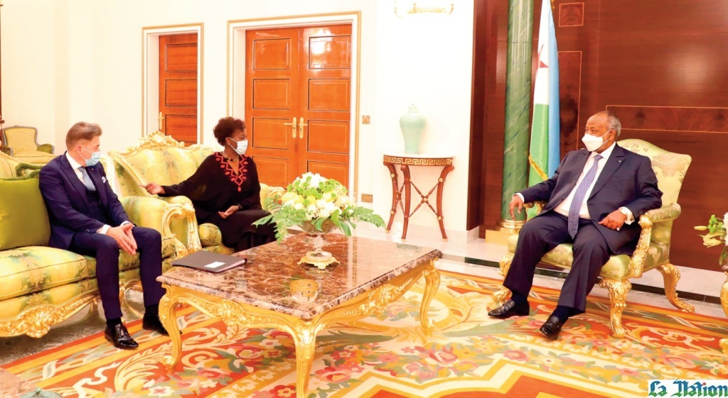 Le Président de la République reçoit la Secrétaire Générale de l’OIF