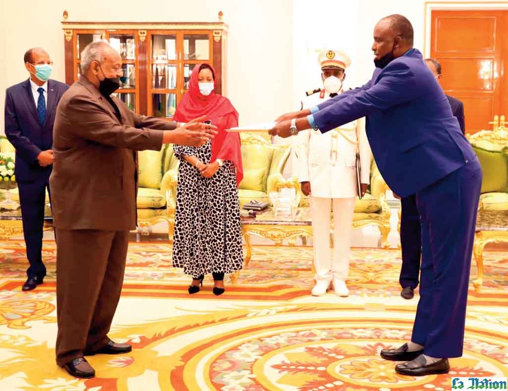 Le Président de la République reçoit les Lettres de Créances de trois nouveaux Ambassadeurs